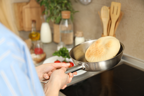 Como cozinhar com uma frigideira de aço inoxidável